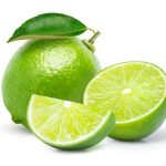 Fortalece el sistema inmunológico: Es una fuente rica en vitamina C, lo que ayuda al cuerpo a producir glóbulos blancos y defenderse de infecciones. Mejora la digestión: El ácido cítrico estimula la producción de jugos gástricos y la fibra ayuda a prevenir el estreñimiento y promueve la función intestinal. Apoya la salud cardiovascular: Los antioxidantes y compuestos cítricos ayudan a reducir la inflamación y a mejorar la salud de los vasos sanguíneos. Actúa como bactericida y antiséptico: Su acidez natural ayuda a destruir microbios.